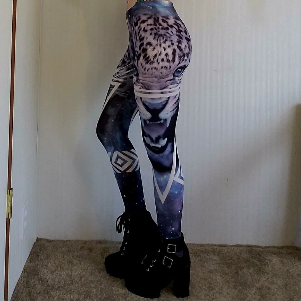 Leggings.